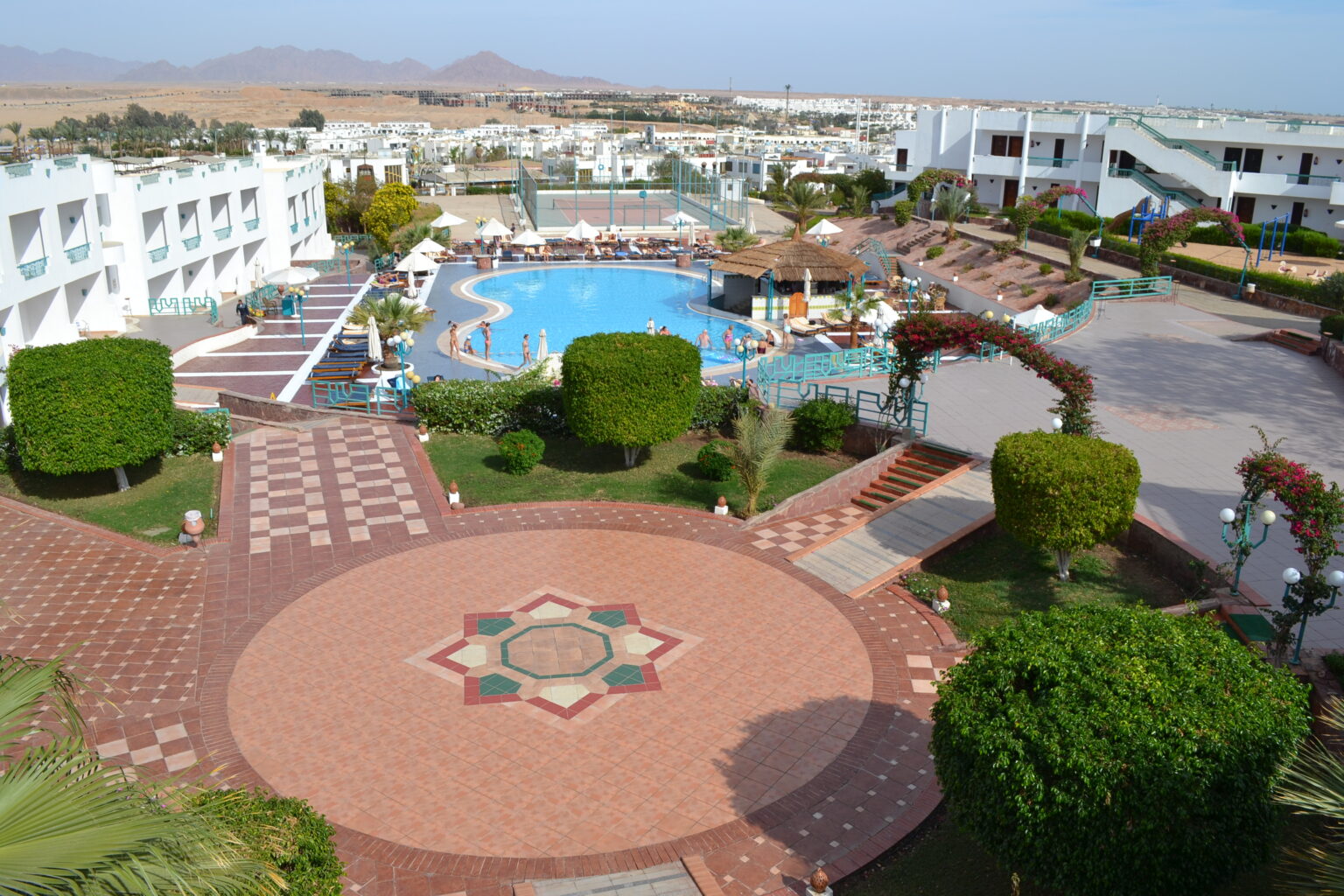 Sharm holiday 4 шарм. Шарм Эль Шейх Холидей Резорт. Шарм Холидей Резорт Египет. Отель Sharm Holiday Resort 4 Шарм-Эль-Шейх. Шарм Клифф Резорт 3 Шарм-Эль-Шейх.